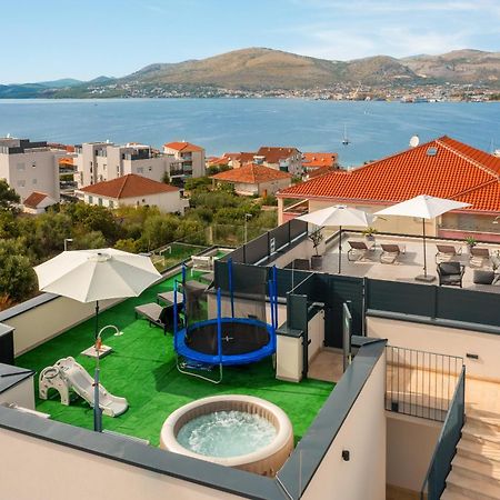Apartment Alegria In Okrug With Heated Pool, Sea View, Jacuzzi, Wifi Traù Esterno foto