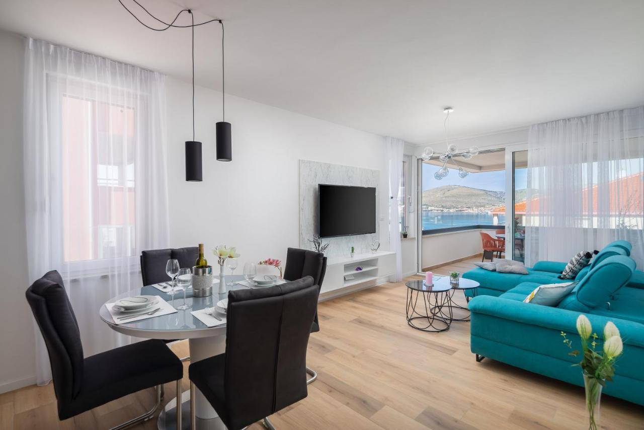 Apartment Alegria In Okrug With Heated Pool, Sea View, Jacuzzi, Wifi Traù Esterno foto