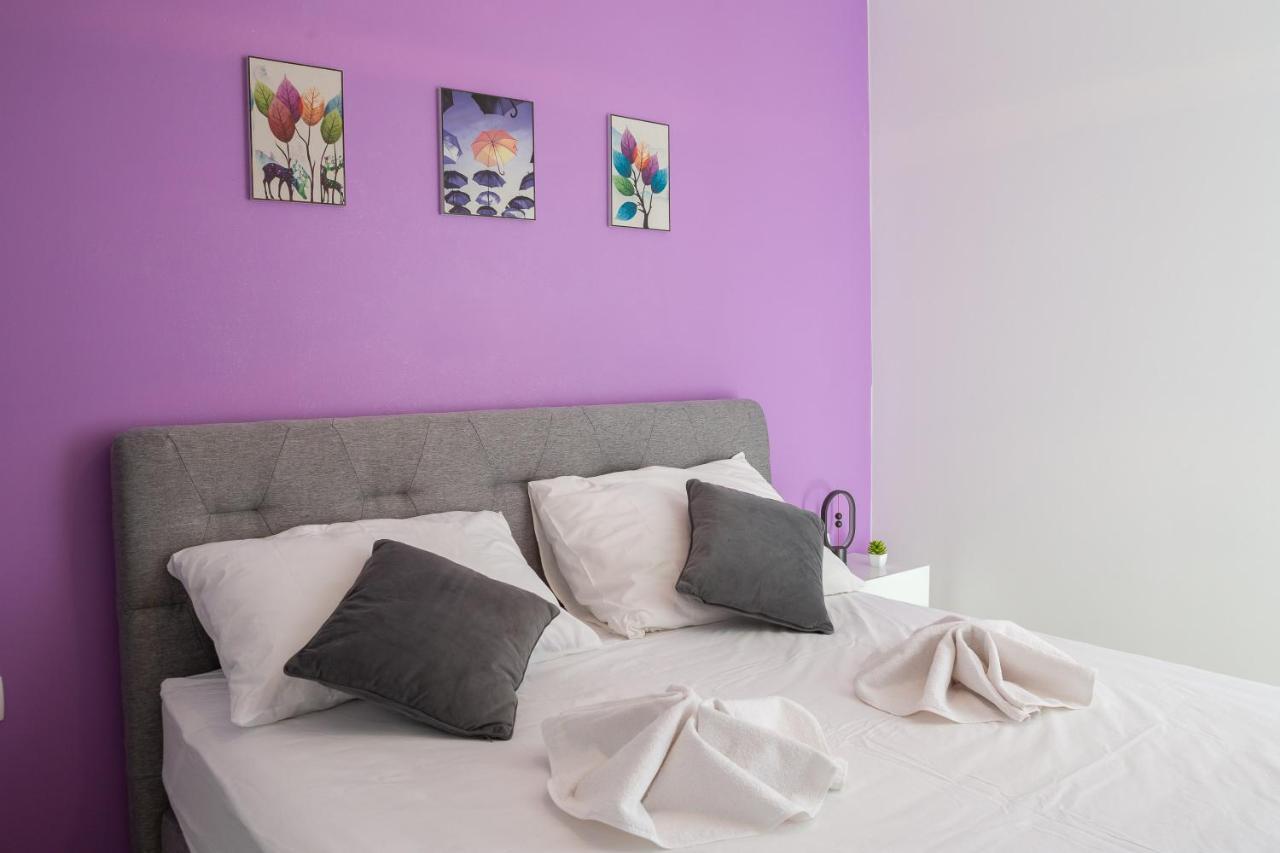 Apartment Alegria In Okrug With Heated Pool, Sea View, Jacuzzi, Wifi Traù Esterno foto